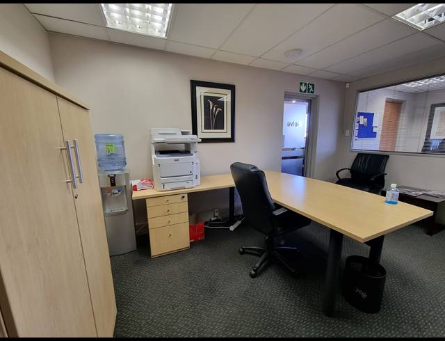 835M² OFFICE FOR SALE IN SUNNINGHILL